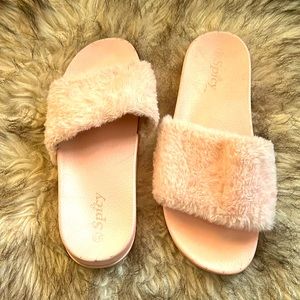 Fluffy single band slide sandals.  Spicy brand Size 9.5